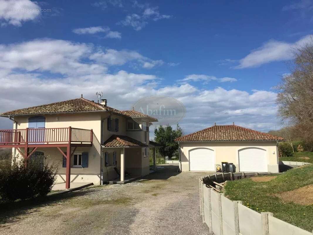 Maison à SAUVETERRE-DE-BEARN