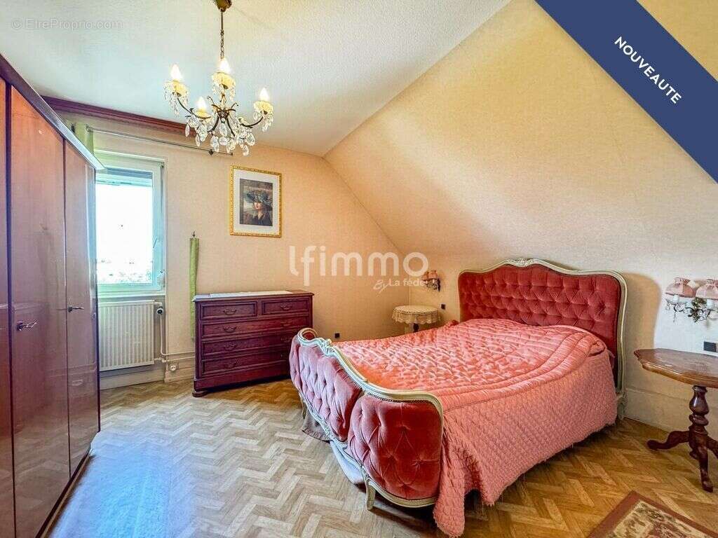 maison mitoyenne 4 pièces sur 8 ares de terrain - photo 5
