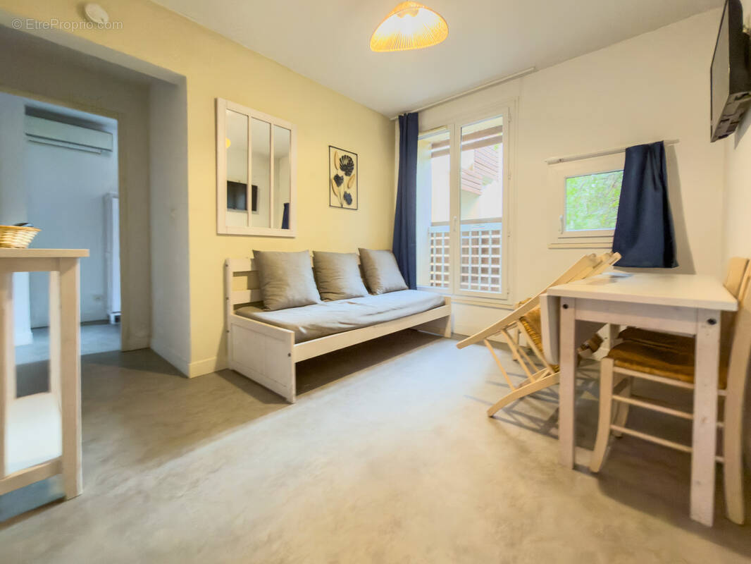 Appartement à LA LONDE-LES-MAURES