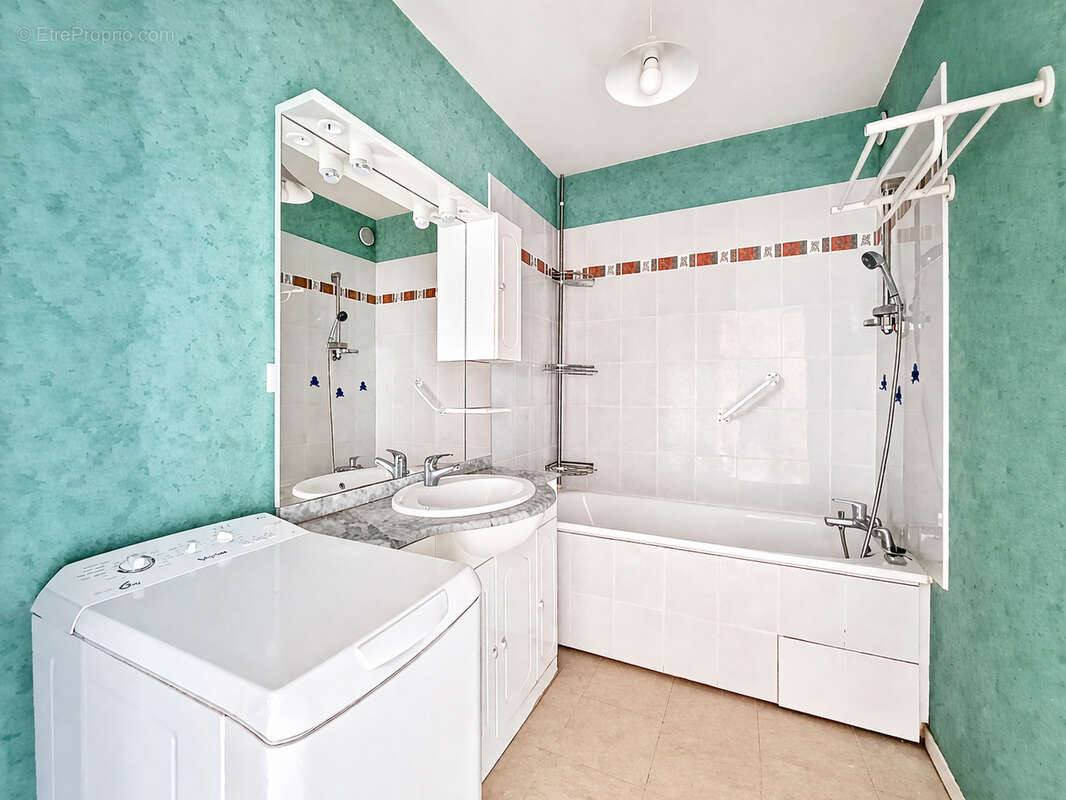 Appartement à SEREZIN-DU-RHONE