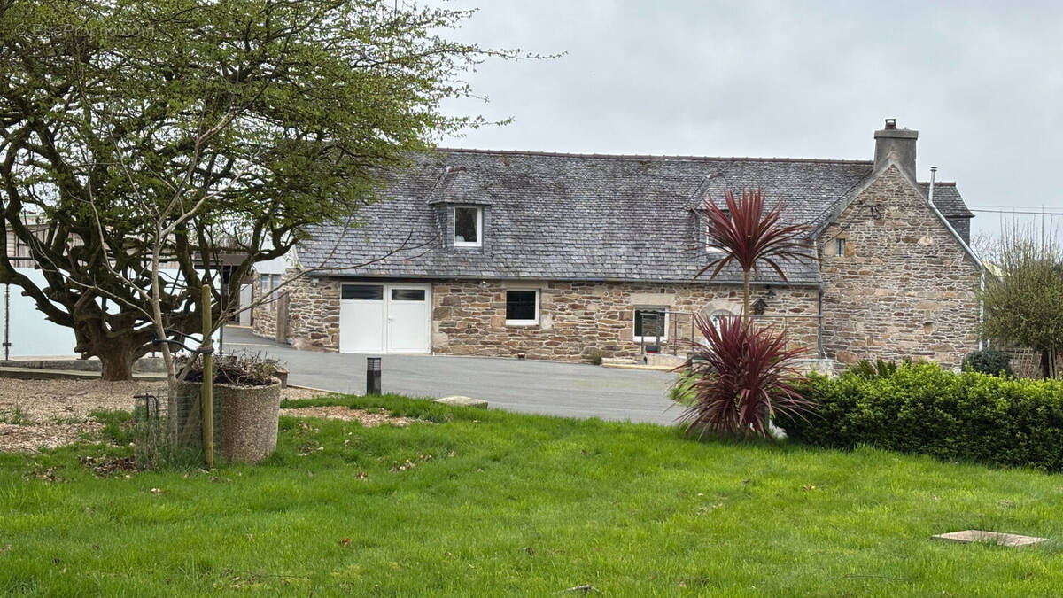 Maison à PLOUGONVEN