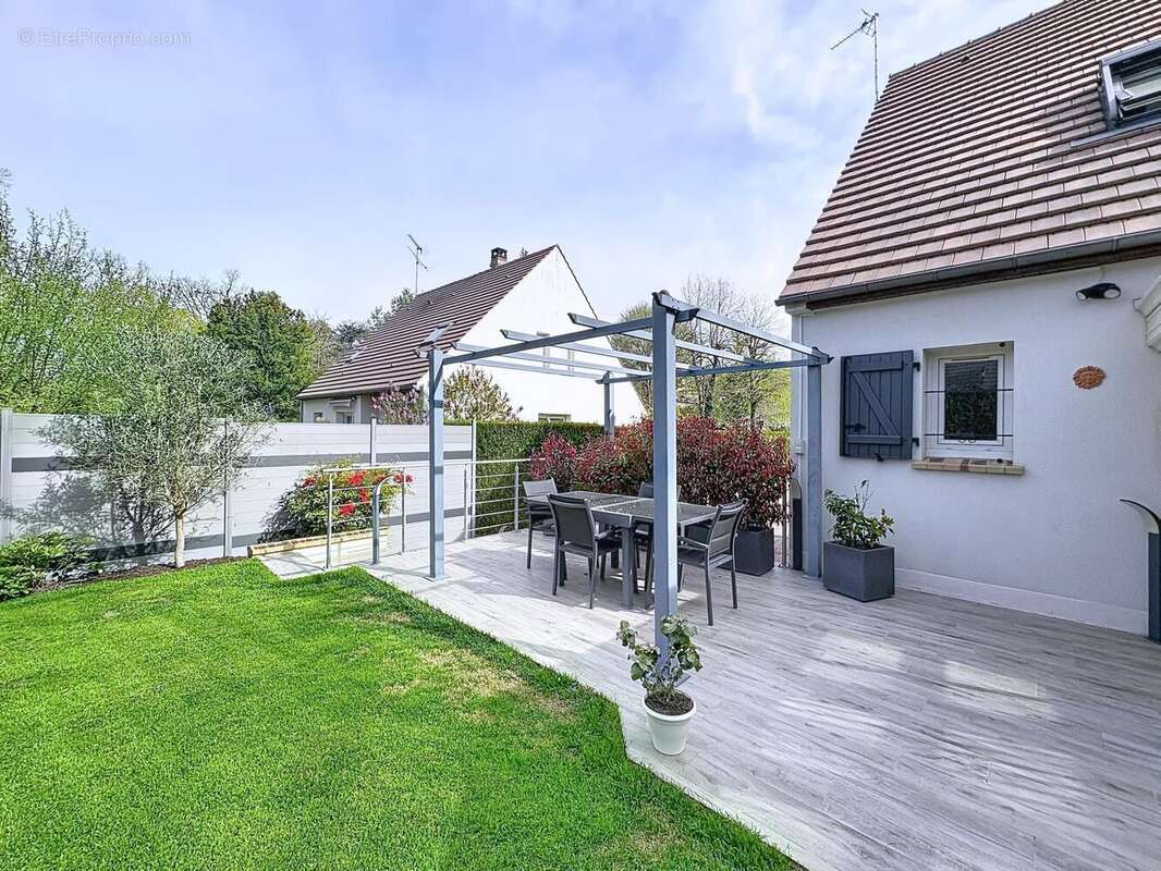 Photo 2 - Maison à LAMORLAYE
