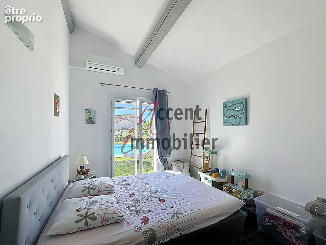 Mollégès, magnifique villa de plain pied avec piscine chauffée et garage - photo 10