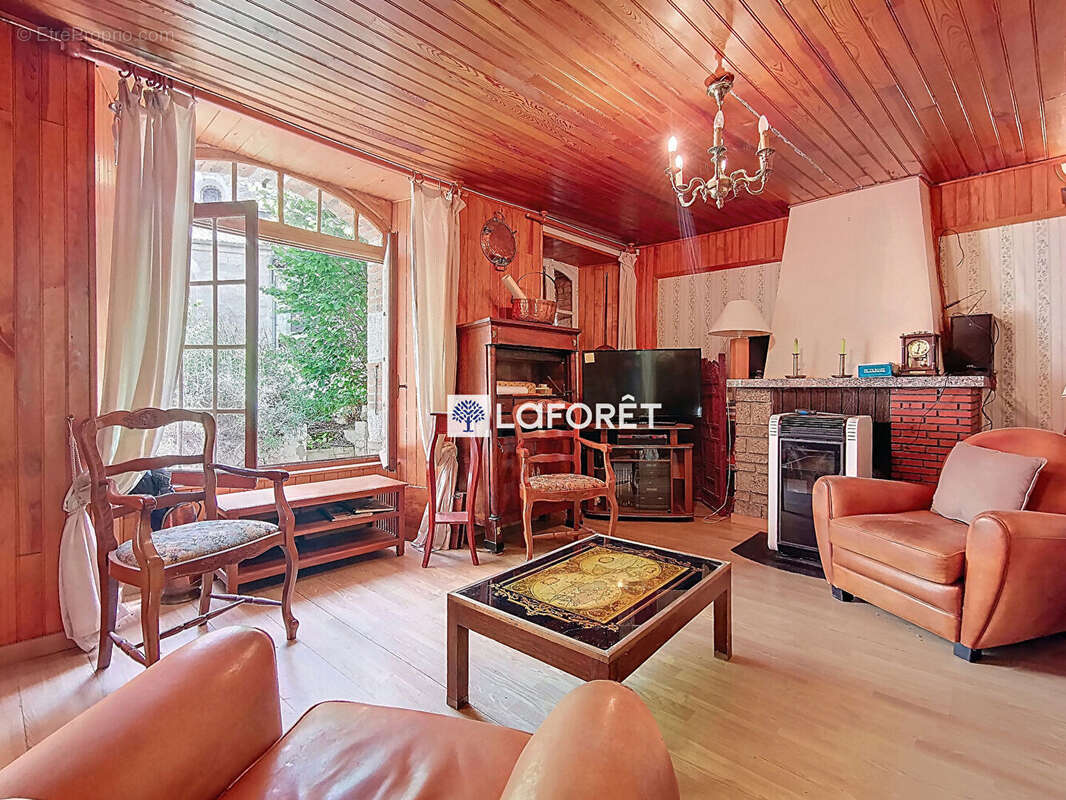 Maison à LE MALZIEU-VILLE