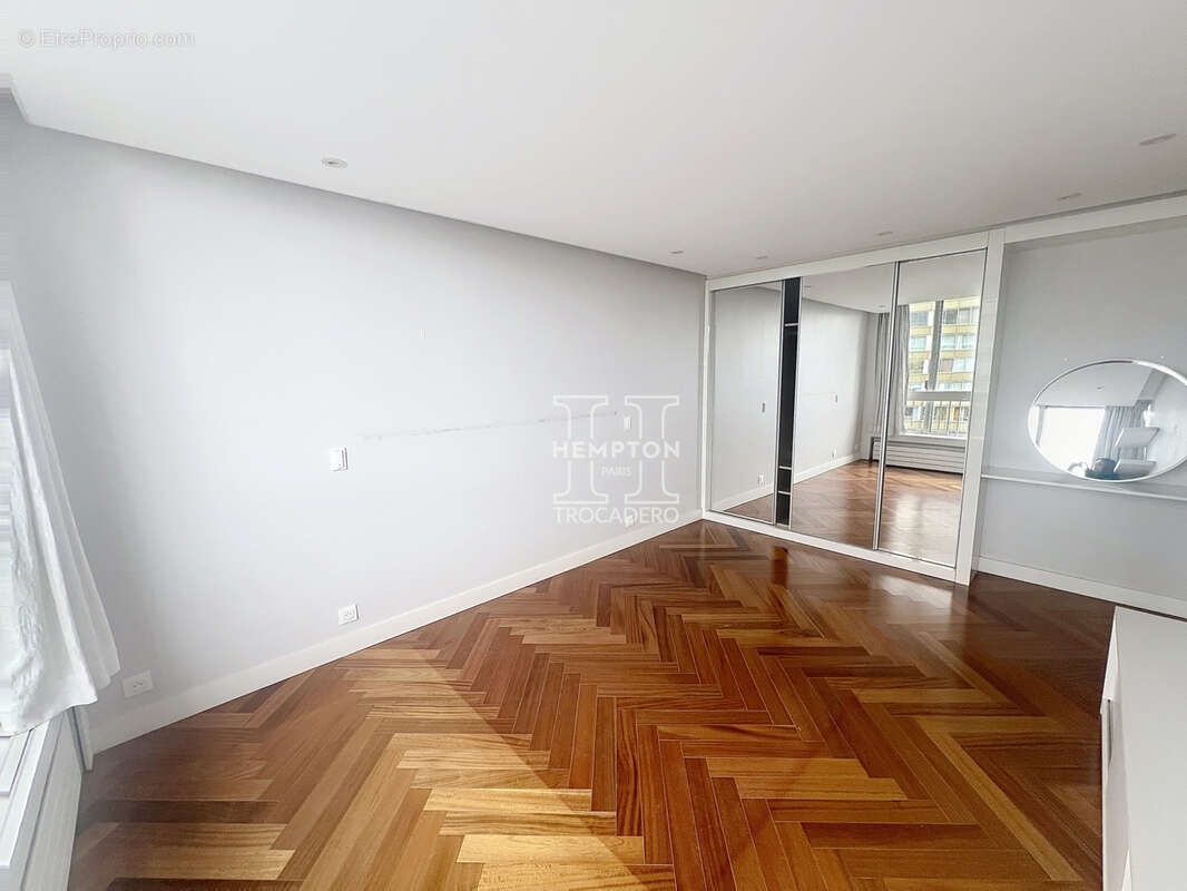 Appartement à PARIS-15E