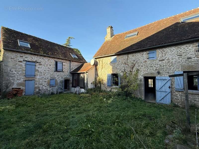 Maison à BUSSIERE-DUNOISE