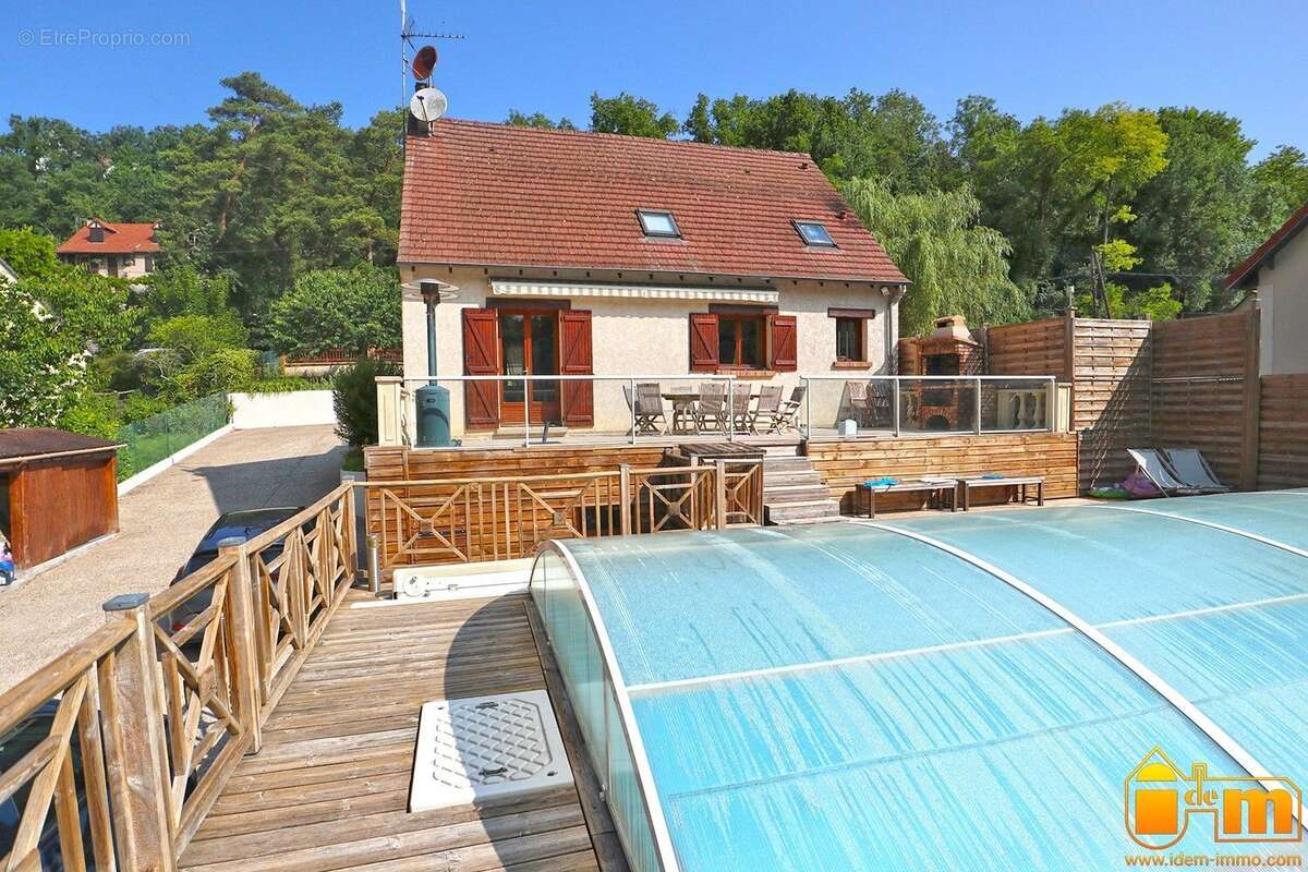 Maison à SACLAS