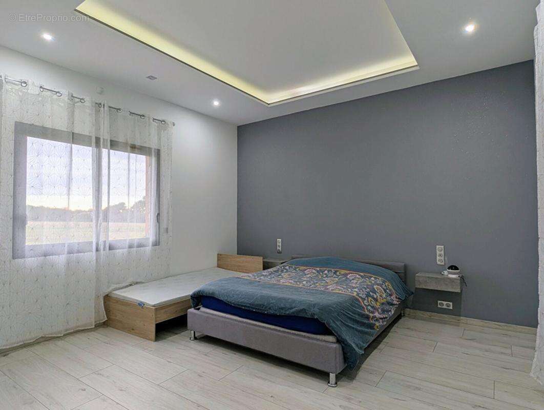 Maison à MONDAVEZAN