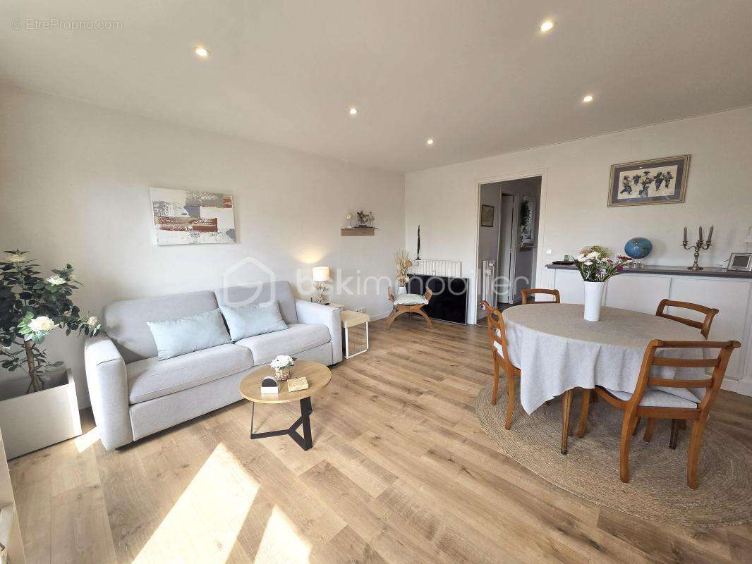 Lorient Merville – T3 rénové avec garage et balcon - photo 2