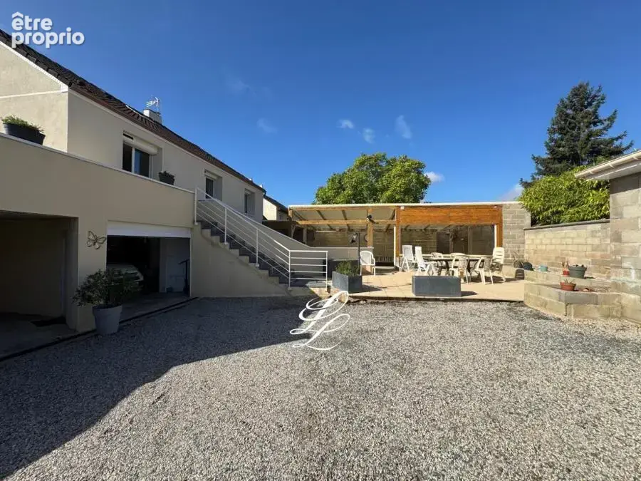 Maison 7 pièces 183 m² à vendre à Ruaudin (72230) - photo 3