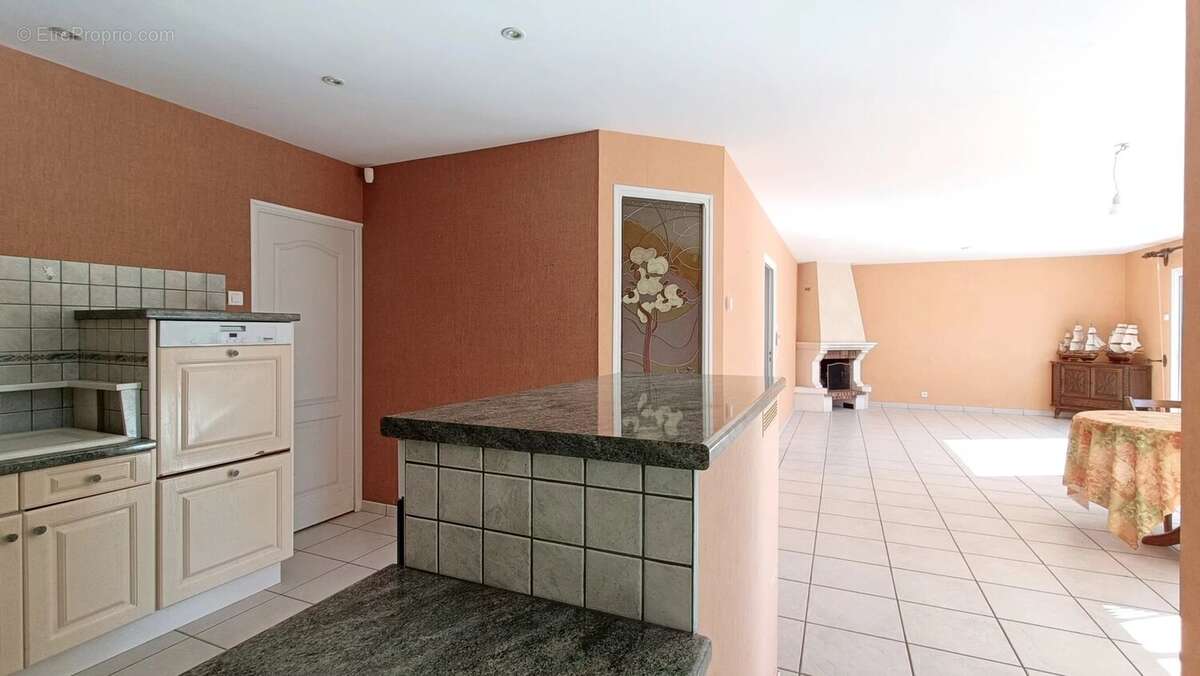 Maison à NEUVILLE-DE-POITOU