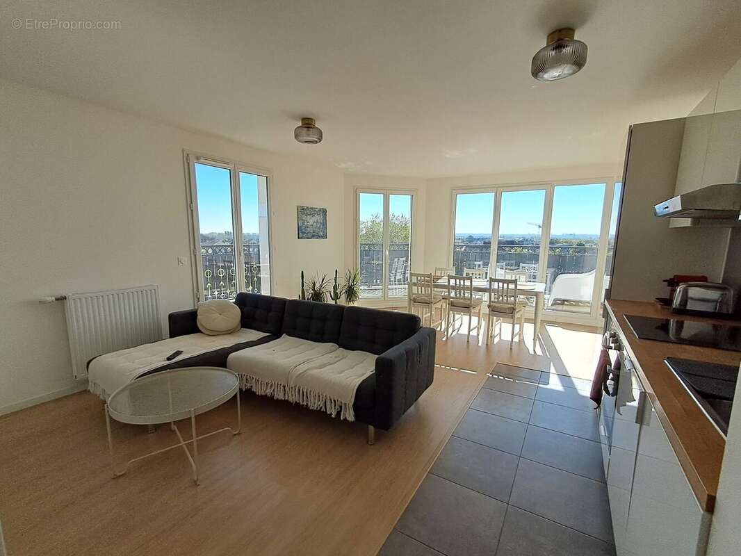 Photo 6 - Appartement à LE BLANC-MESNIL