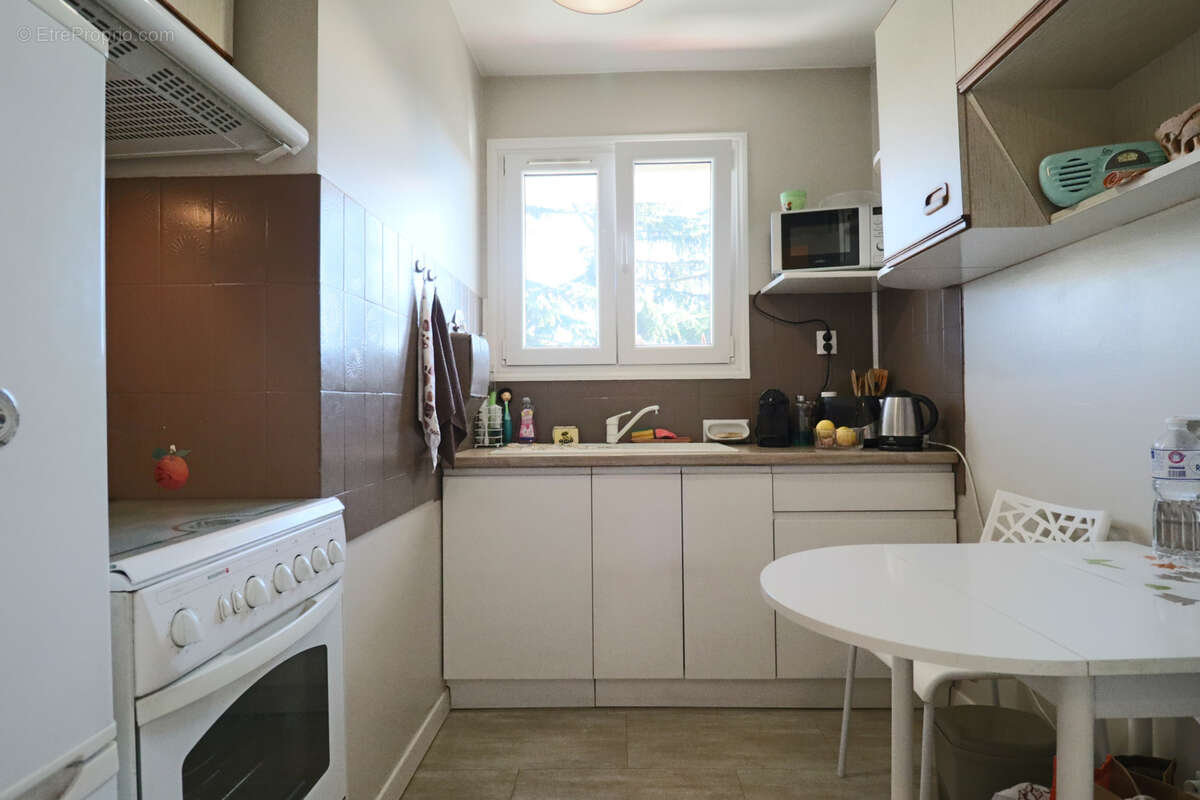 Appartement à LES PAVILLONS-SOUS-BOIS