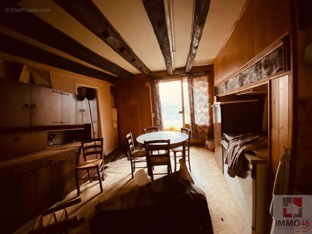 Maison à LACAPELLE-MARIVAL