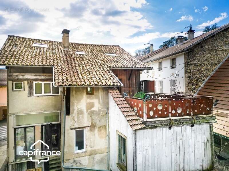 Maison à SAINT-GEOIRE-EN-VALDAINE