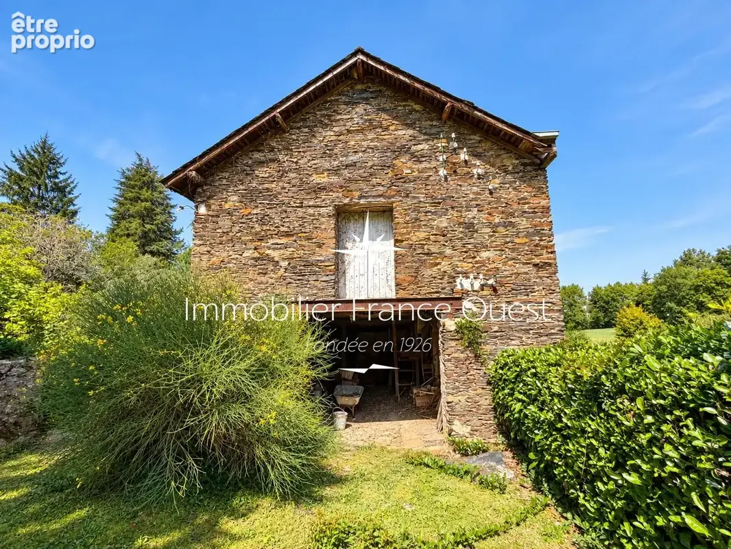 Élégante maison bourgeoise avec jardin au cœur de Candé (49) - photo 10