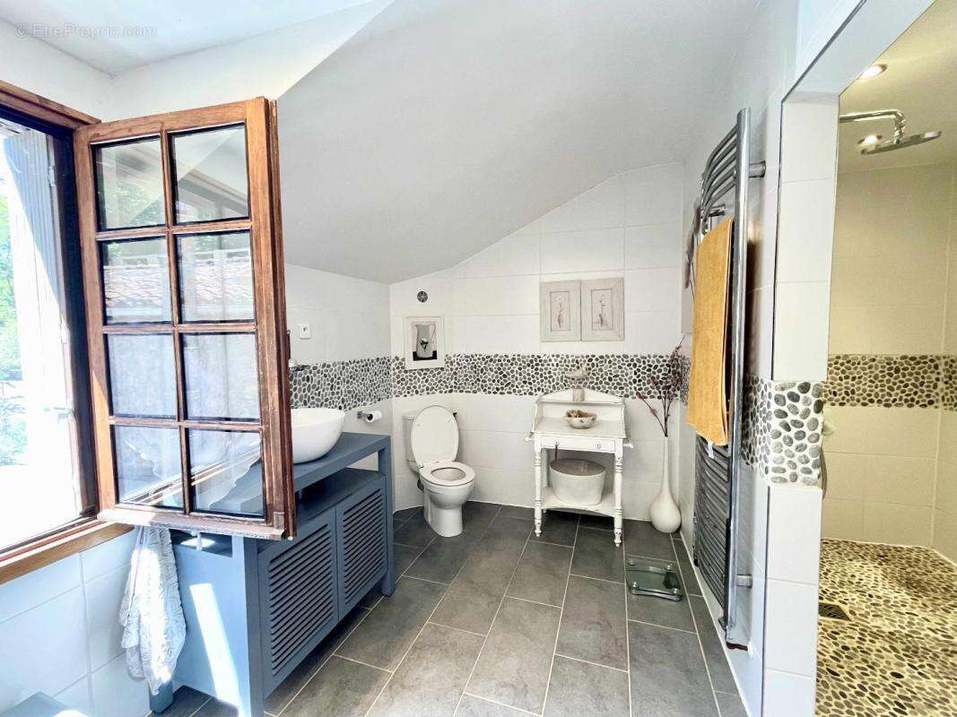 Maison à AVAILLES-LIMOUZINE