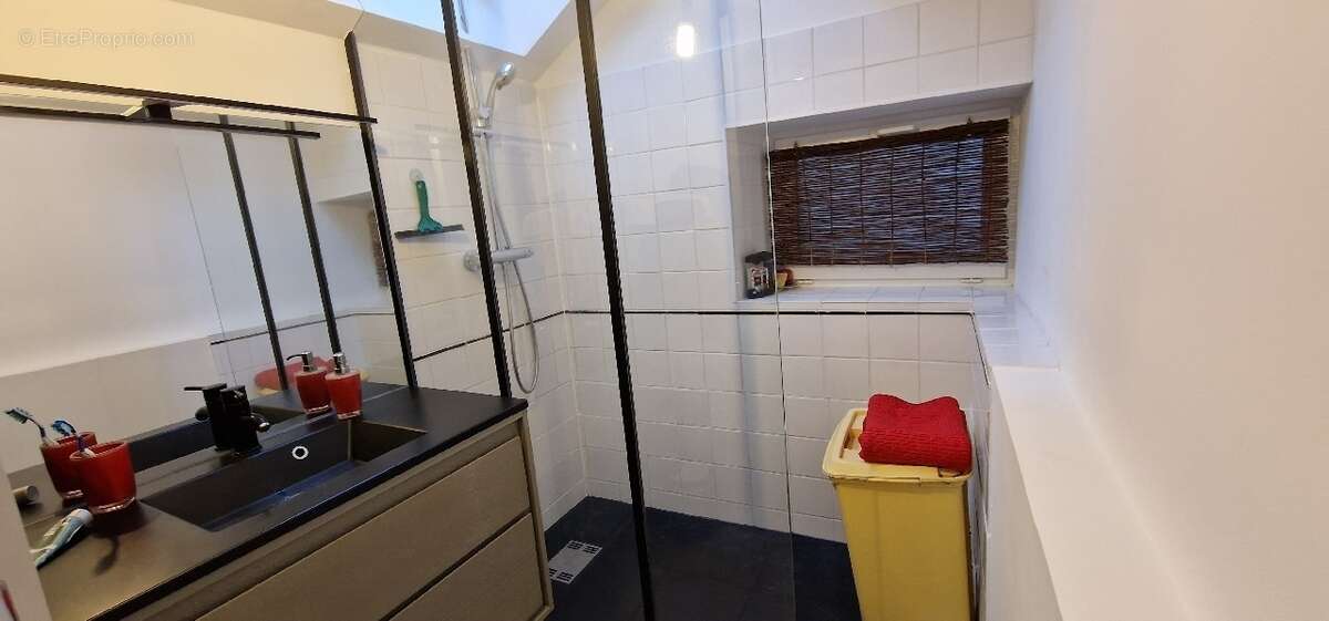 Maison à BECON-LES-GRANITS