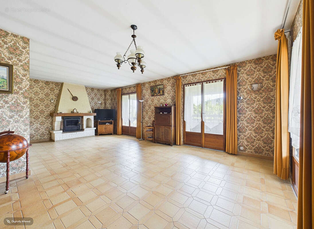 Maison à CHOMERAC