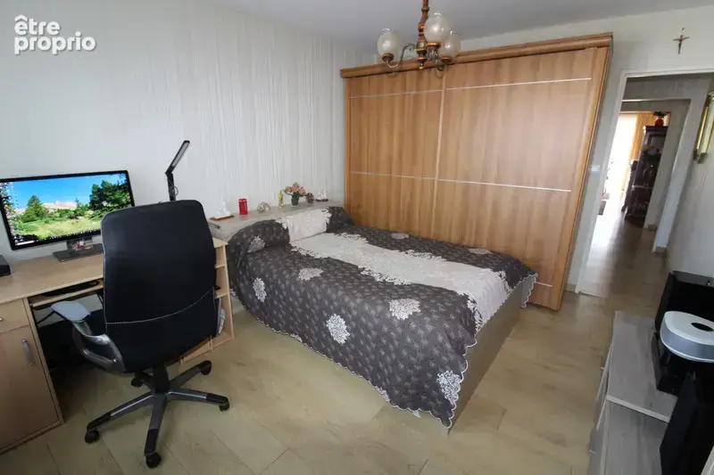 Appartement avec ASCENCEUR à vendre avec 3 CHAMBRES et 5 pièces LA ROCHE SUR YON (85) - photo 25