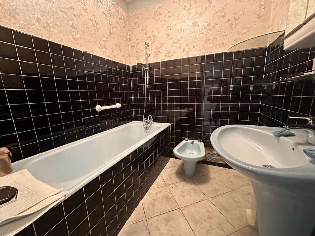 salle de bains - Maison à FONTAINE