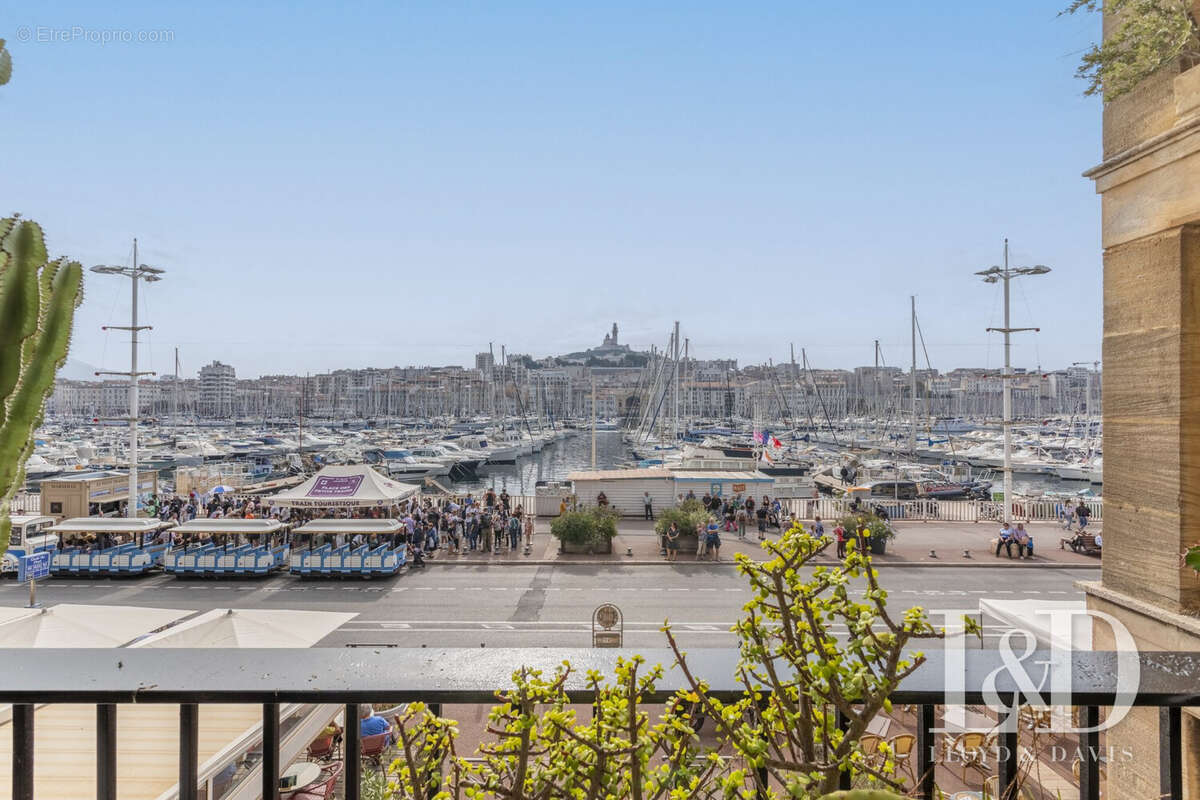 Appartement à MARSEILLE-2E