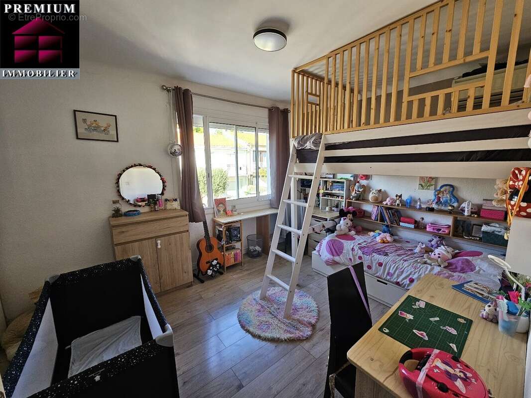 Maison à SAINT-ESTEVE