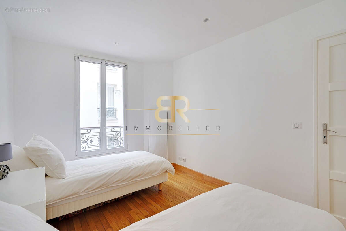 Appartement à PARIS-10E