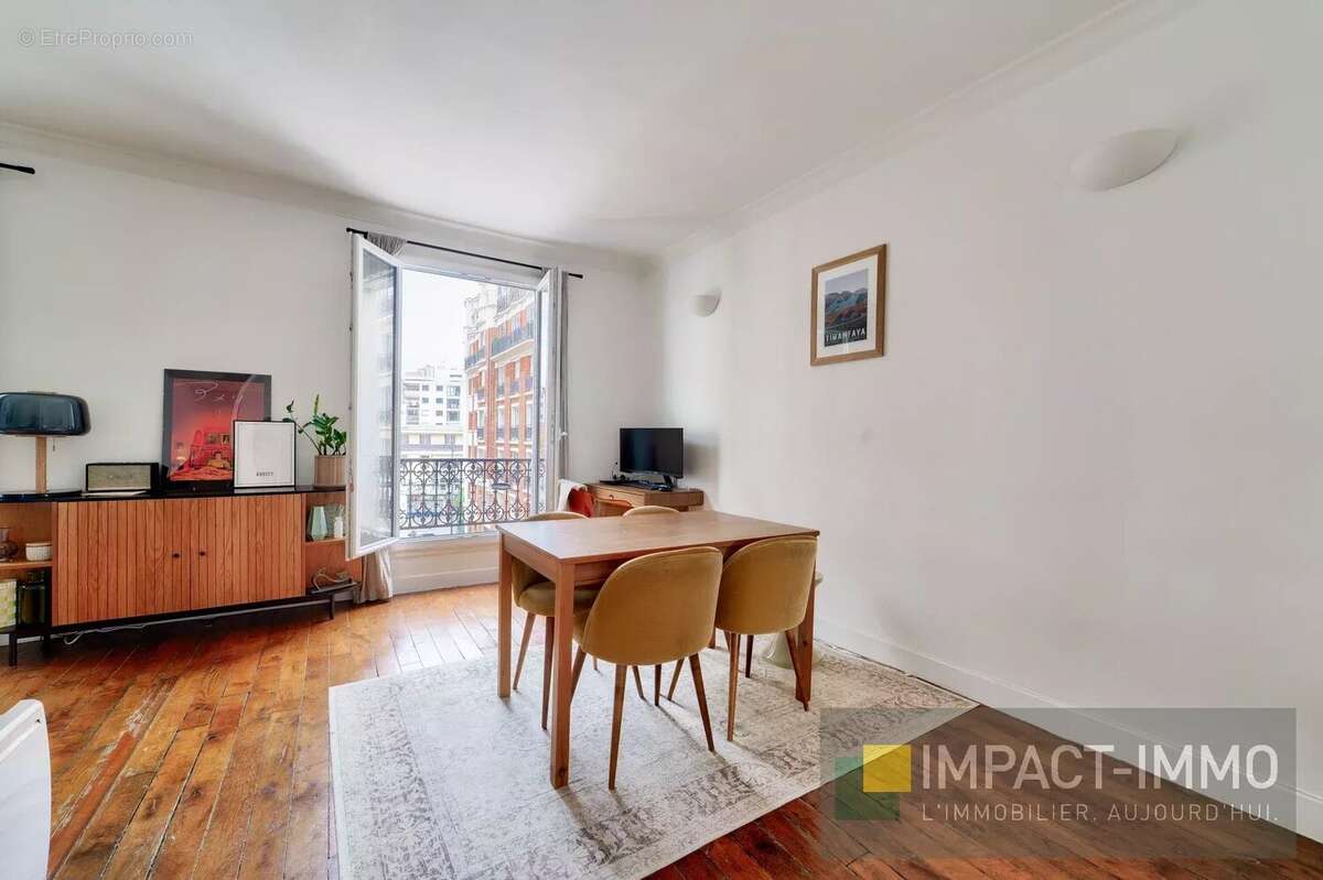 Appartement à PARIS-18E