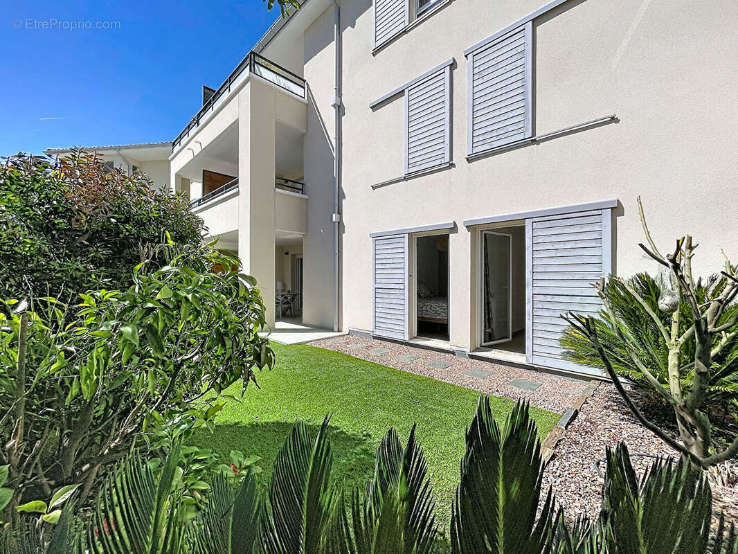 Appartement à LE PUY-SAINTE-REPARADE