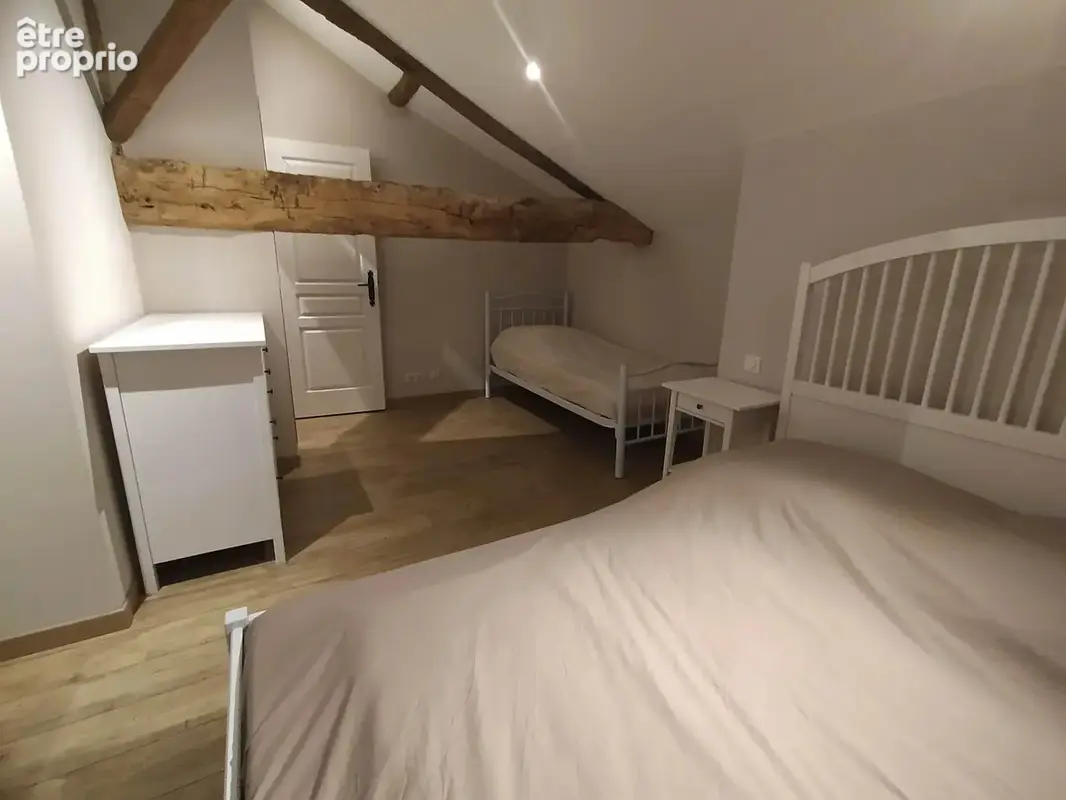 Propriété récemment rénovée de 6 chambres offrant beaucoup de flexibilité et une belle vue - photo 13