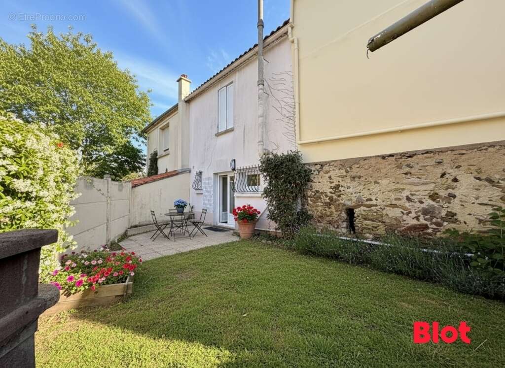 Maison à SAINT-SEBASTIEN-SUR-LOIRE