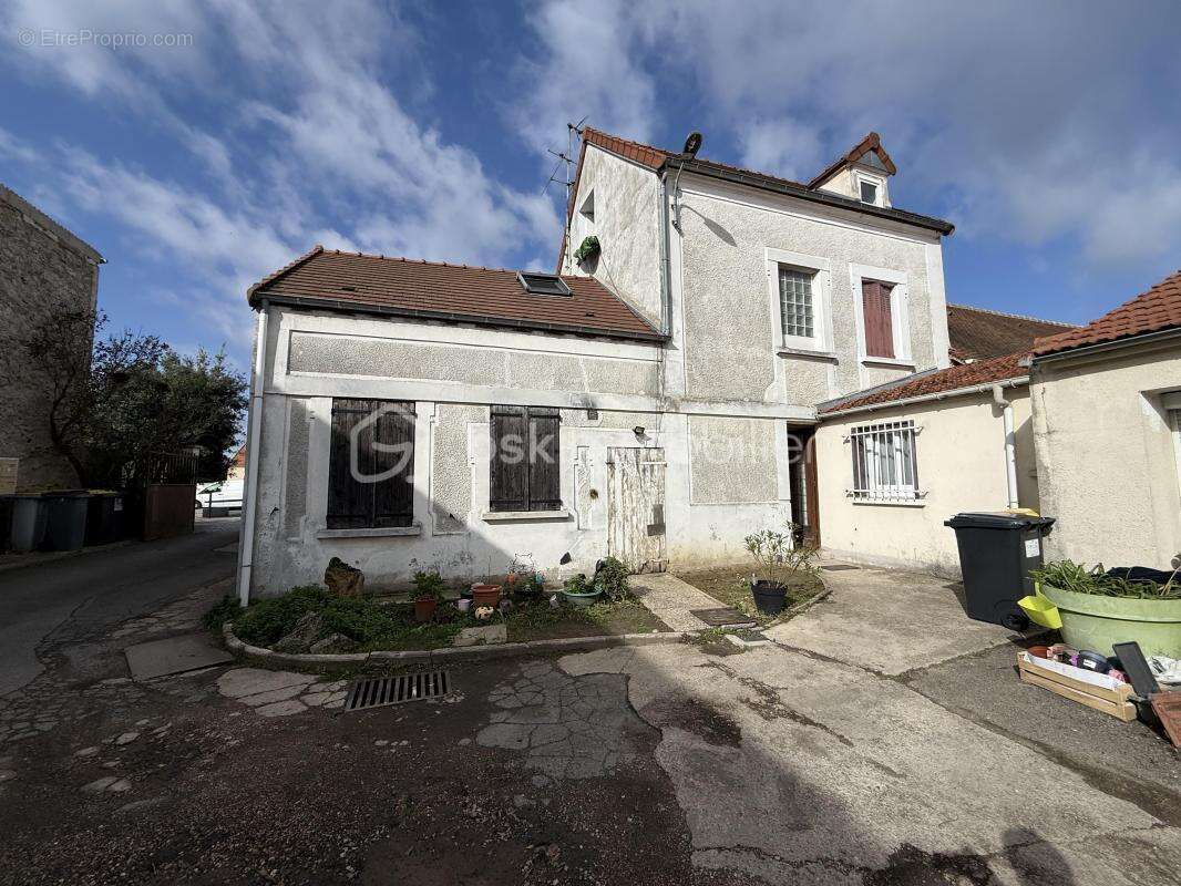 Appartement à CORBEIL-ESSONNES