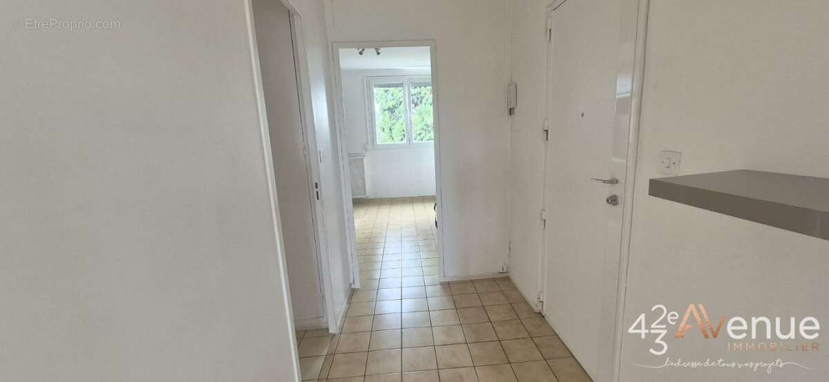 Appartement 80 m² à Saint-Etienne  - photo 9