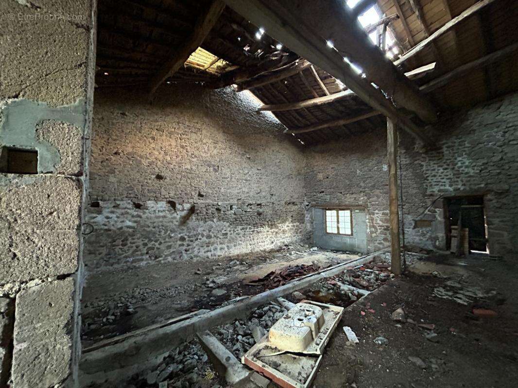 Maison à vendre 2 pièces BESSINES SUR GARTEMPE (87) - photo 8