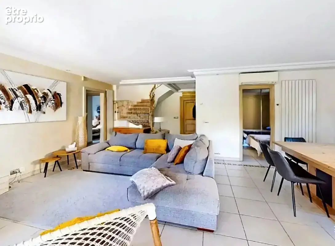 Antibes – Villa récente avec piscine, quartier calme et recherché – 1 450 000 € - photo 8