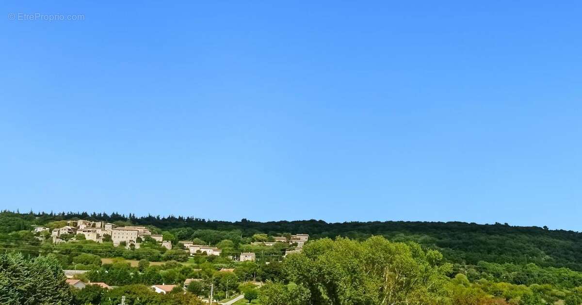 Maison à LUSSAN