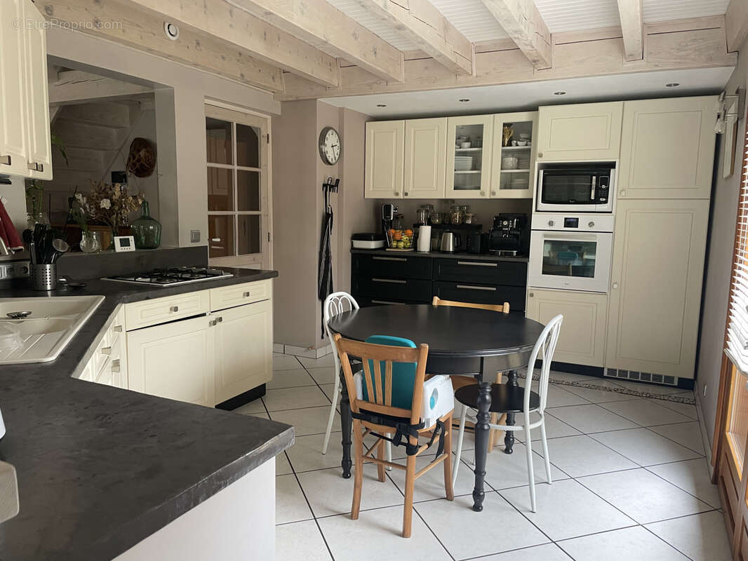 VILLA  de 201 M2  offrant 5 CHAMBRES - photo 19