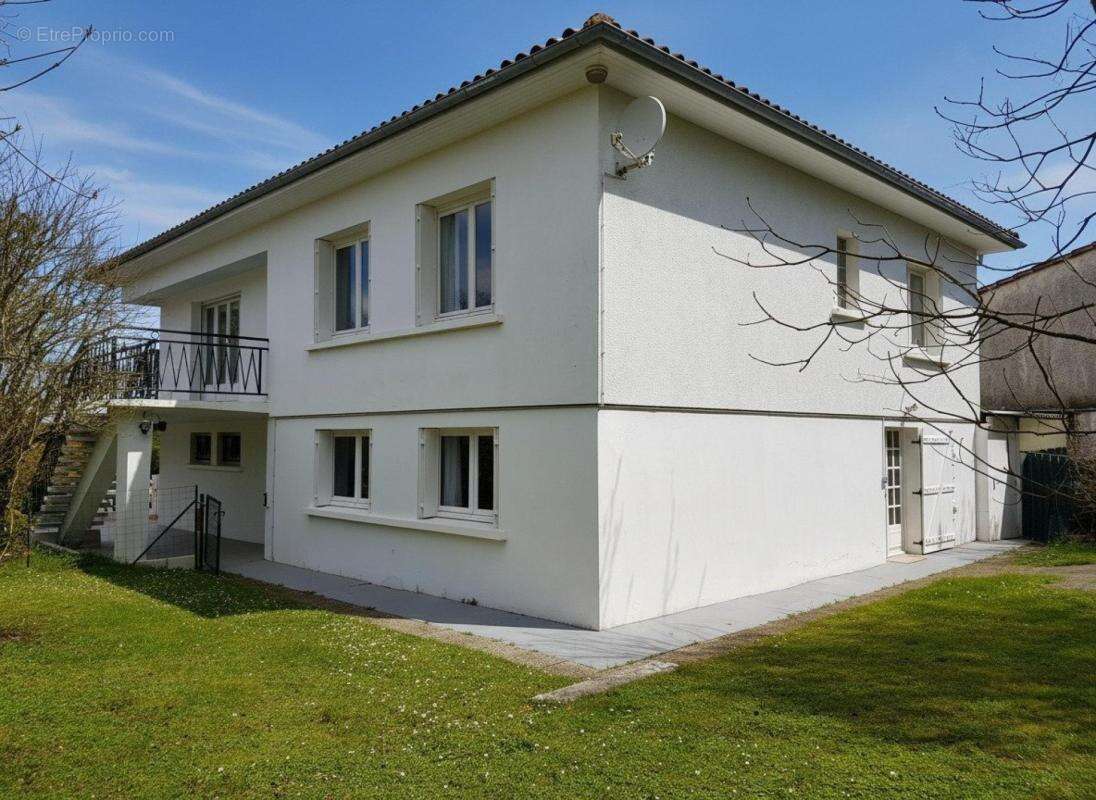 Maison à JONZAC