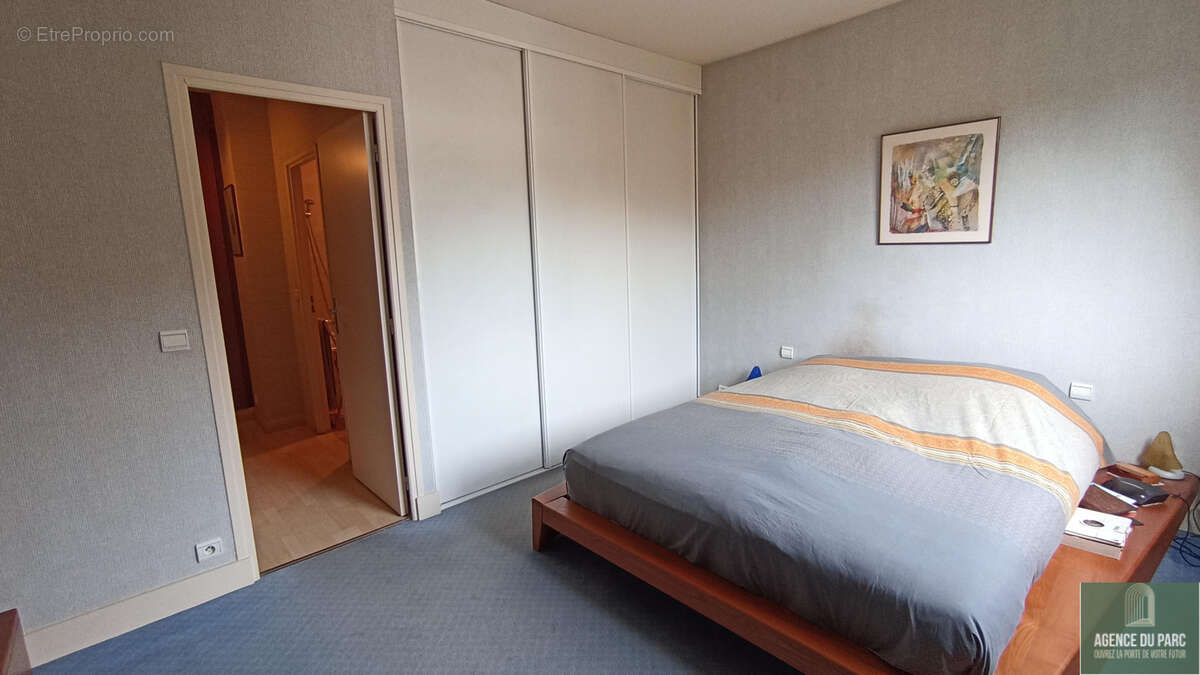 Appartement à VILLE-D'AVRAY