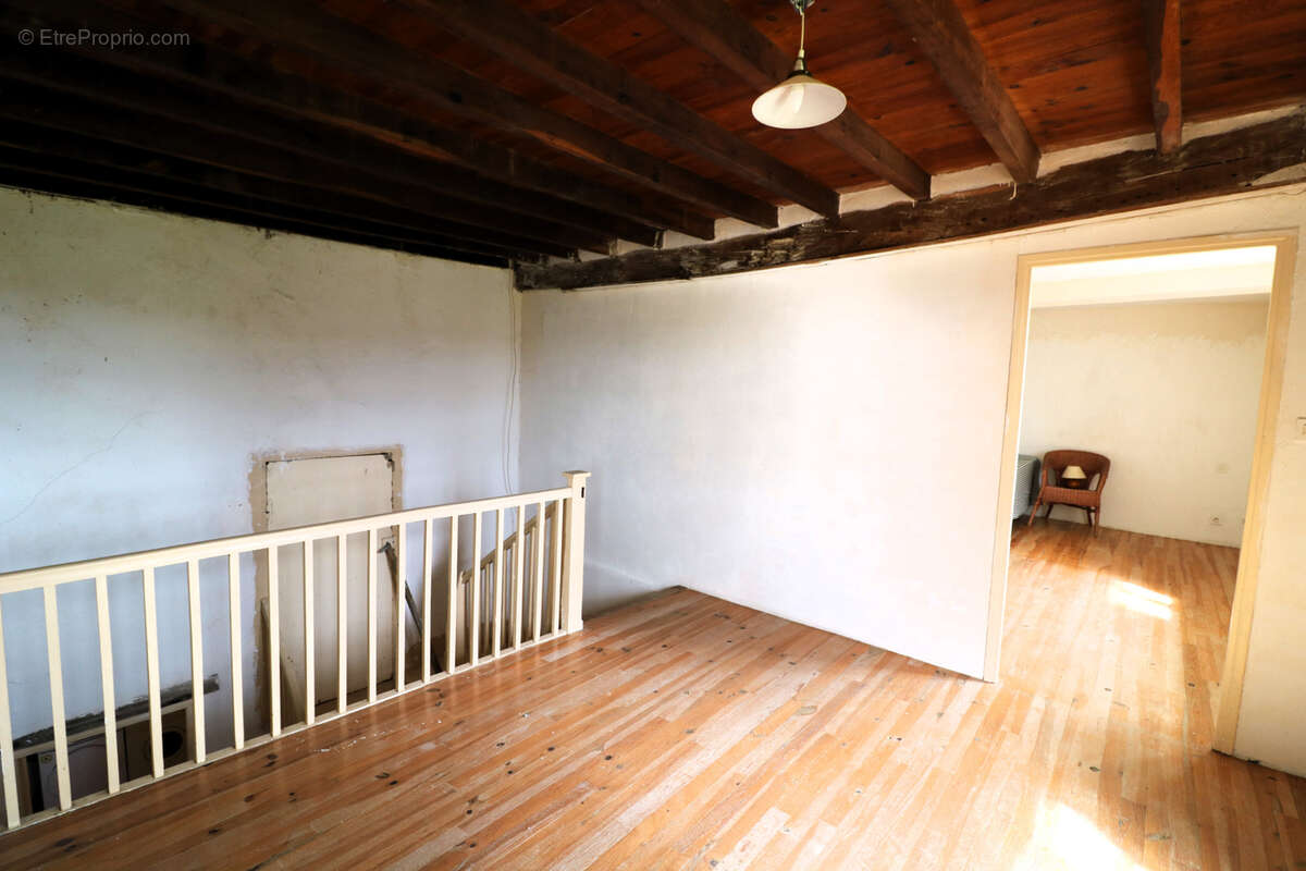 Maison à MONLEON-MAGNOAC