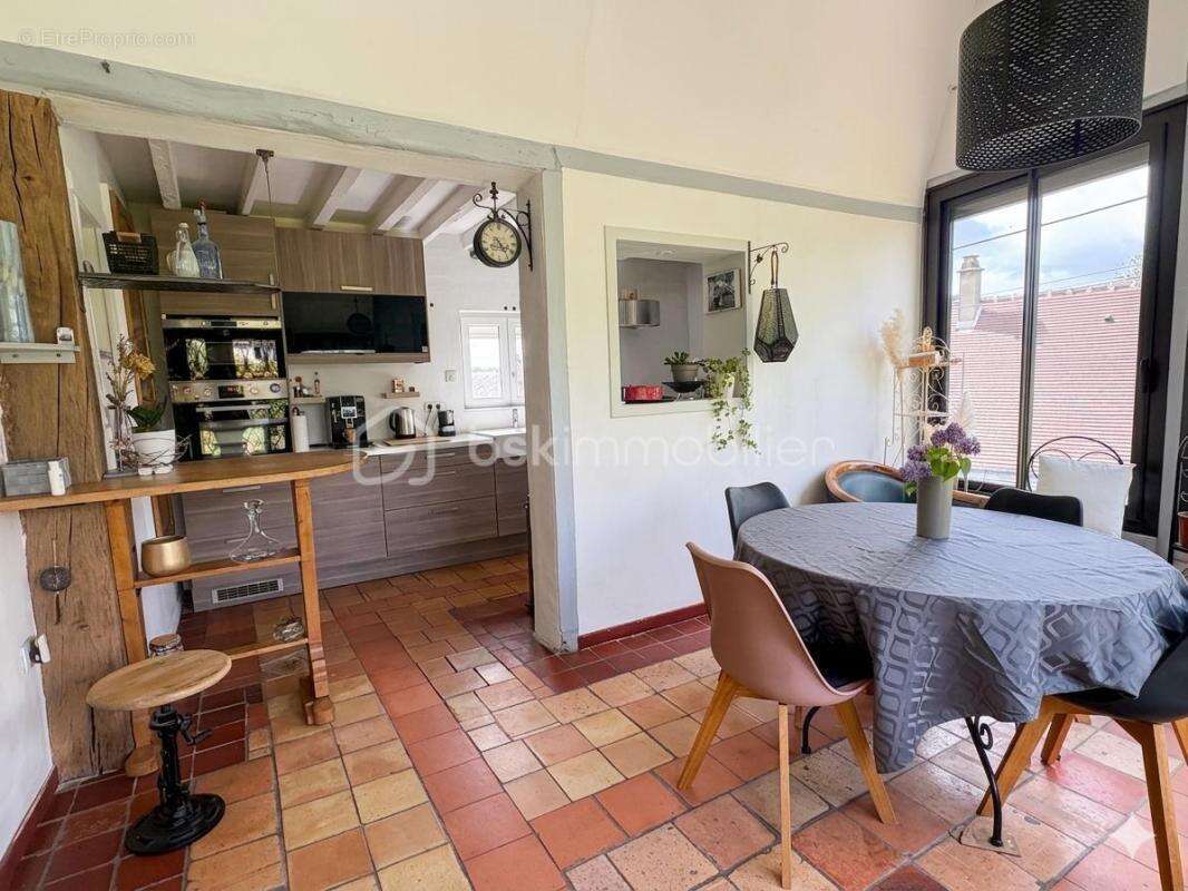 Dans un secteur recherché Maison en Pierres du Vexin - photo 3