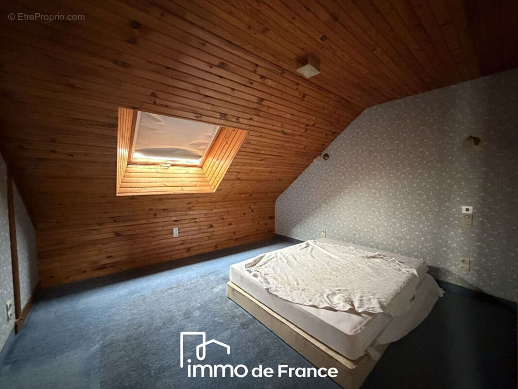 Sainte Radegonde, Grande Maison familiale - Parcelle de 931 m² - photo 14
