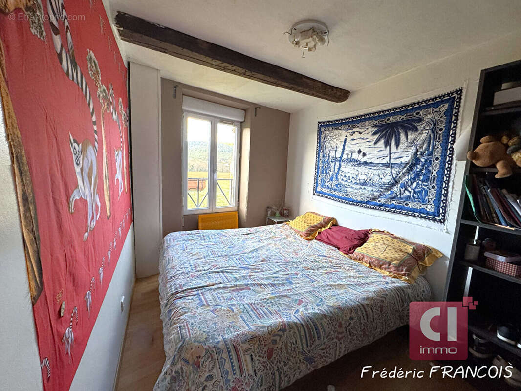 Appartement à FORCALQUEIRET