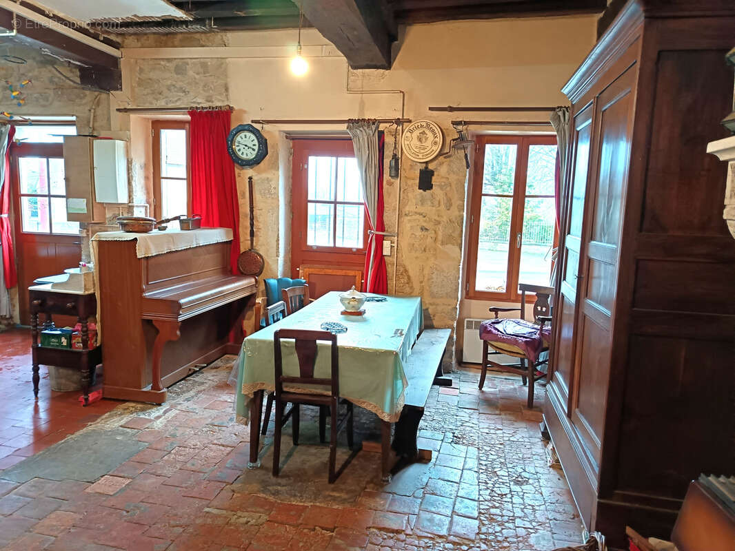 Maison à SAINT-REVERIEN