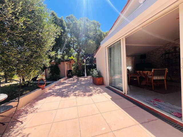 Maison à ROQUEBRUNE-SUR-ARGENS