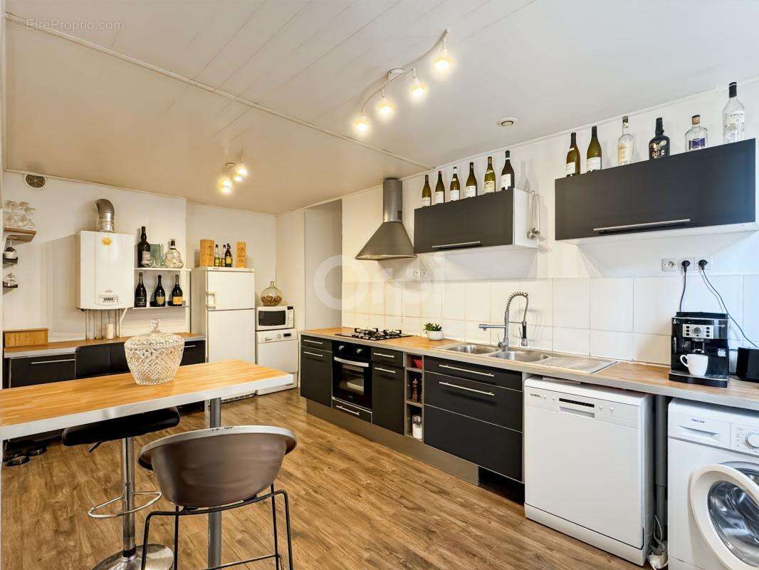 Appartement À Vendre - 4 chambres - Centre-ville - photo 2