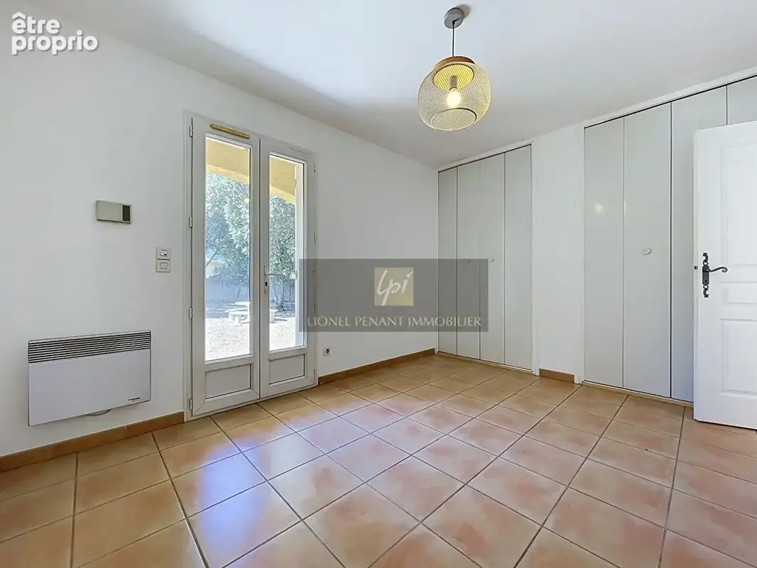Mazan villa t7 160m² environ avec piscine garage terrasses sur un terrain de 3650m² - photo 10