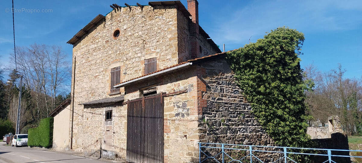 Maison à PONT-EVEQUE