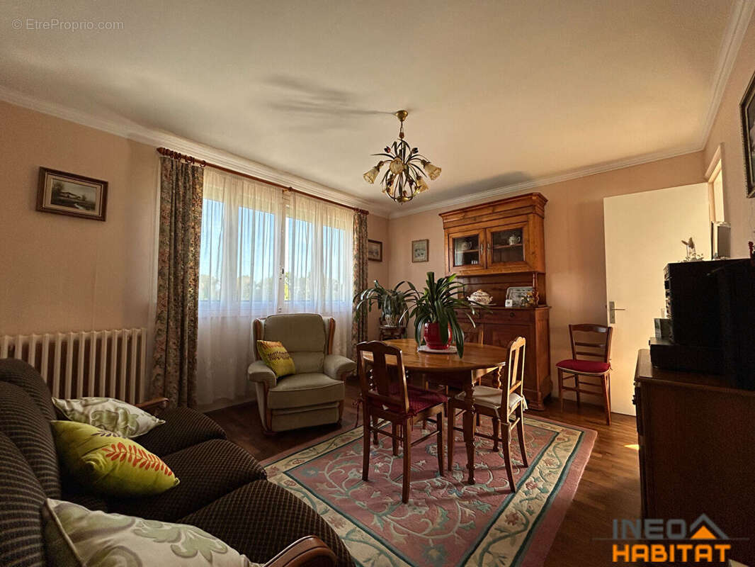 Maison à MONTAUBAN-DE-BRETAGNE